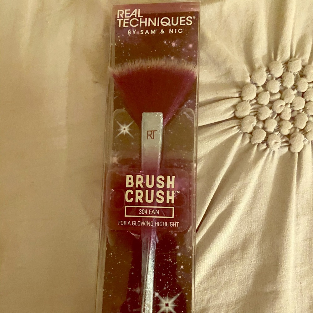 Makeup brush